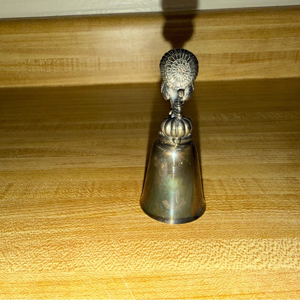vintage Reed & Barton silverplate Thanksgiving bell from 1981 - Picture 4 of 5